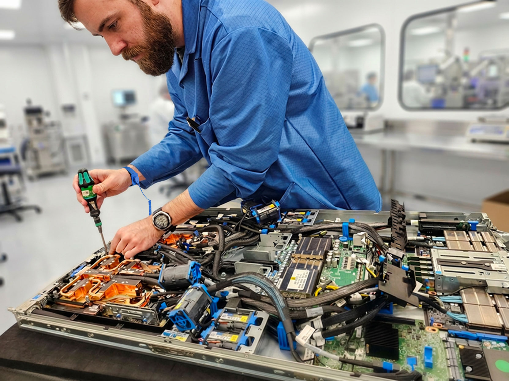 CSAT technician servicing rack-scale AI server hardware